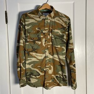 EUC Poncho The Cimarron Camouflage flannel shirt Slim fit men’s medium